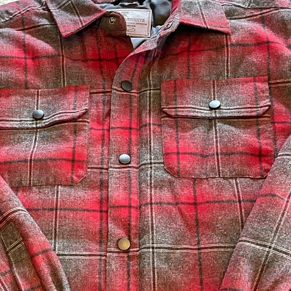 Red shacket - Picture 2 of 5